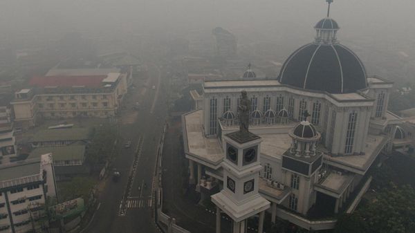 Pontianak Masih Diselimuti Kabut Asap Pekat Karhutla
