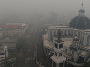 Pontianak Masih Diselimuti Kabut Asap Pekat Karhutla