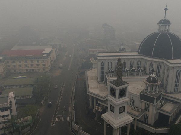 Pontianak Masih Diselimuti Kabut Asap Pekat Karhutla