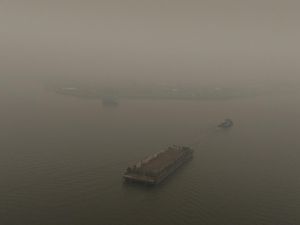 Kabut Asap Selimuti Palembang, KSOP Imbau Kapal dan Nelayan Tak Berlayar
