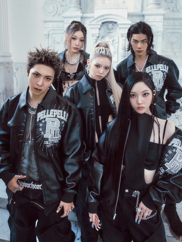 THE BLACK LABEL mengunggah foto teaser perdana ALLDAY PROJECT yang menampilkan seluruh membernya berpose menawan dalam balutan serba hitam pada (12/9).