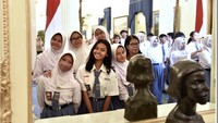 Potret Eskpresi Ceria Anak-anak SMA 37 Jakarta Saat Masuk Istana
