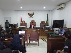 Hakim Kabulkan Sebagian Praperadilan Kelima Roy Suryo soal Ganti Rugi
