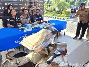 Paket Vespa Berisi Ganja 10 Kg Ditemukan di Gudang Ekspedisi Gresik