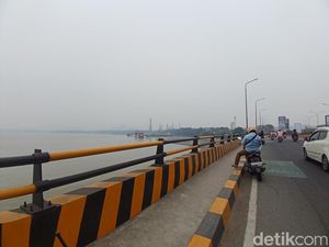 Asap Putih Karhutla dari Kukar Selimuti Samarinda