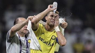 Ronaldo Vs Al Ain: Ngambek di Lapangan, Banting Lawan