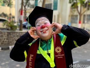Cerita Kak Hakim, Wisudawan UIN Bandung yang Berprofesi Badut