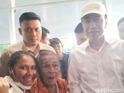 Tiba di Maumere, Jokowi dan Kaesang Temui Warga Terdampak Gempa
