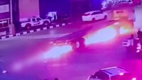 Detik-detik Motor Terobos Lampu Merah Tertabrak Truk hingga Terbakar di Priok