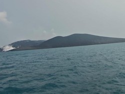 Masih Terdeteksi Gempa dan Hembusan Asap Putih di Gunung Anak Krakatau