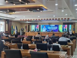 Iqbal Jelaskan Alasan Dana Bansos Naik Jadi Rp 40 Miliar