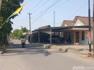 Cerita Warga Saksikan Bola Api Melayang di Permukiman Manisrenggo Klaten