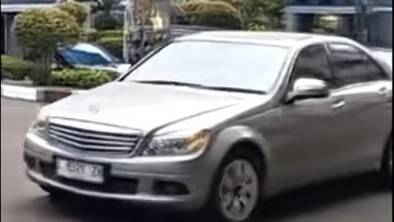 Menghitung Beban Pajak Mercedes C200K Koleksi Purbaya di Kemenkeu