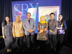 Puja-puji Khofifah-Emil Apresiasi Pameran Tunggal Lukisan SBY