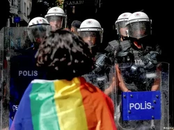 Operasi Penargetan LGBT di Turki Tuai Gelombang Kritik