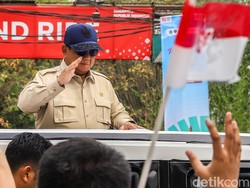 Tingkatkan Mitigasi Bencana, Prabowo Pesan Pesawat Besar Water Bombing