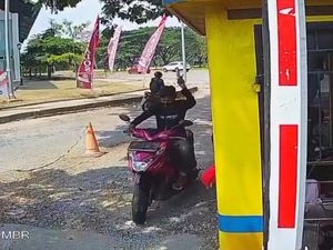 Viral Pria Tembakkan Senpi ke Udara di Kampus UIN Lampung