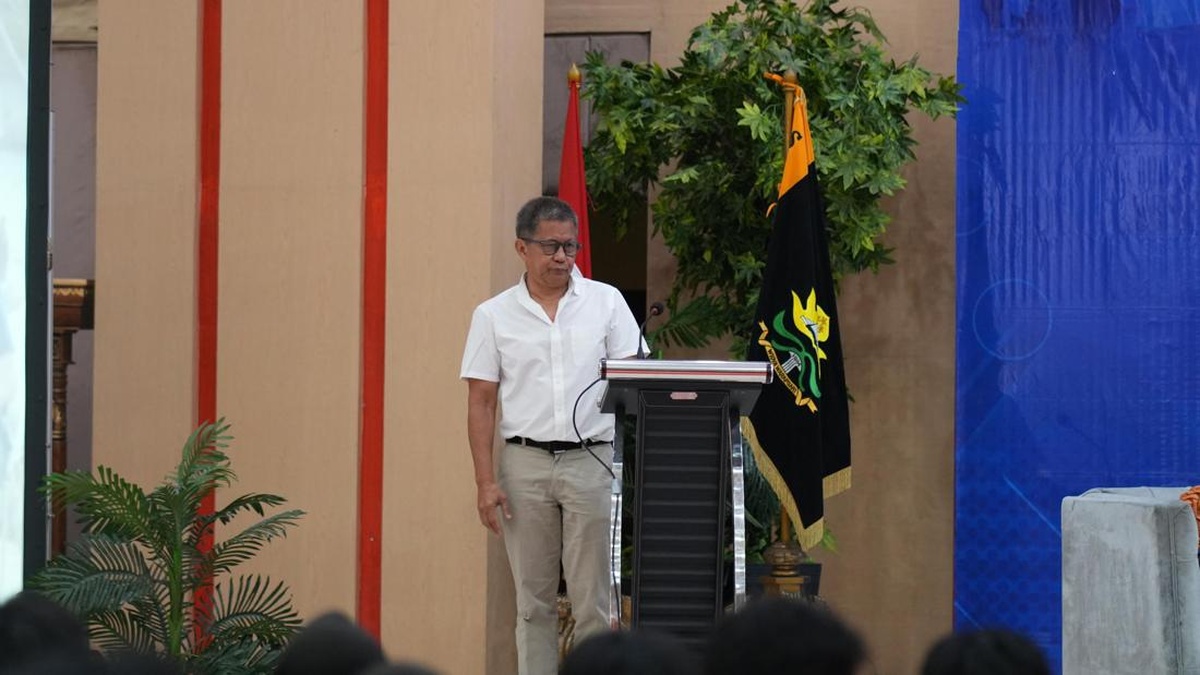Rocky Gerung pacu Penguatan Peran Polwan Sebagai Negosiator Mitigasi Konflik