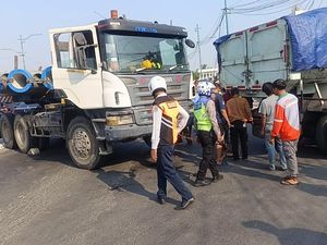Truk Mogok Melintang di Cakung Dievakuasi, Macet Mulai Terurai