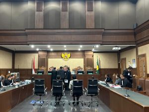 Kesaksian Ocoy soal Amplop Isi SGD dari Bos Kargo untuk Terdakwa Kasus Bea Cukai