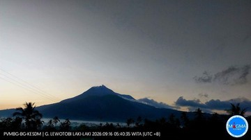 Gunung Lewotobi Laki-Laki Turun dari Siaga ke Waspada Hari Ini