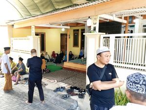 Duka di Kediaman Rian ABK Asal Pamekasan Tewas dalam Tragedi KM Virgo
