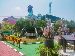 Pesan Sunyi dari Tugu Knalpot Ayam di Persimpangan Cianjur