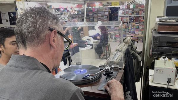 Serunya Ngubek Vinyl dan Kaset Lawas di Blok M Square