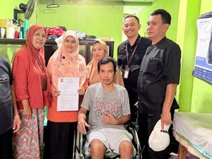 Warga Bogor Terima Bantuan Alat Bantu Lewat Aspirasi DPRD