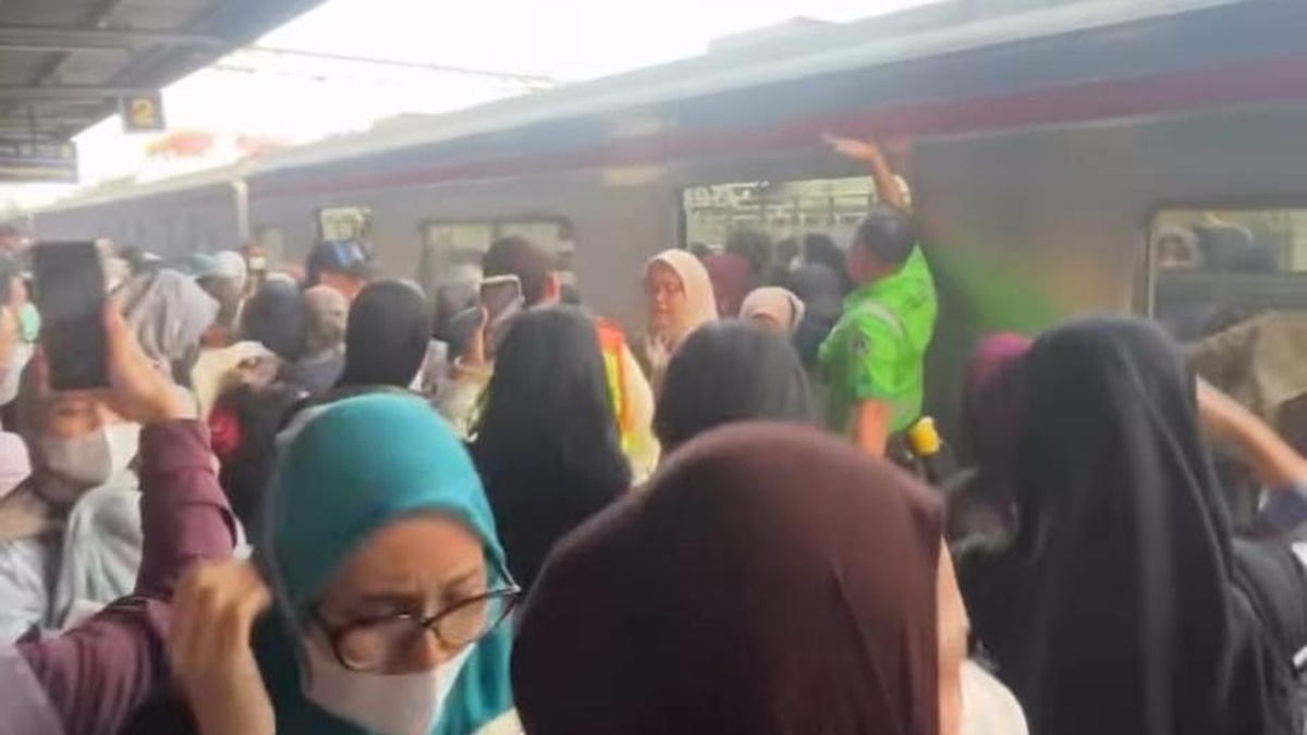 Asal Asap KRL Green Line Ternyata dari Ponsel Pintar yang Dijadikan Hotspot