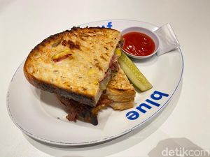 Brunch ala Kafe Sydney di Solo, Ada Sourdough Corned Beef yang Cheesy