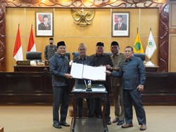 Bupati Subandi Sampaikan 3 Raperda Strategis ke DPRD Sidoarjo