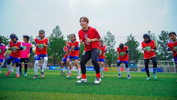 Saat 2 Legenda Timnas Jepang 'Gembleng' Pesepakbola Muda Putri Indonesia
