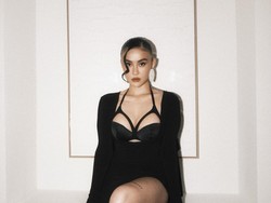 Memorabilia Agnez Mo Mejeng di Hard Rock Hollywood, BTS Tamu Kehormatan Kolombia