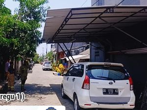Kebakaran di Makassar, Damkar Terhambat Atap Parkiran di Jalan