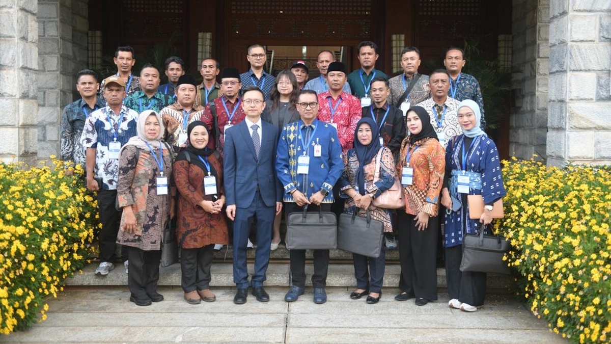 Delegasi 20 Kades Berguru Tata Kelola Desa ke China
