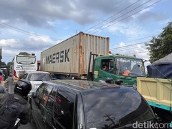 Macet di Pelabuhan Ketapang Capai 10 Km hingga Malam Ini
