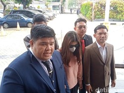 Datangi LPSK, Korban Dugaan Kekerasan Seksual Betrand Peto Diperiksa Psikolog