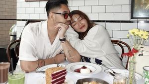 So Sweet! Krisjiana dan Siti Badriah Kulineran bareng Keluarga Kecilnya