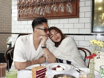 So Sweet! Krisjiana dan Siti Badriah Kulineran bareng Keluarga Kecilnya