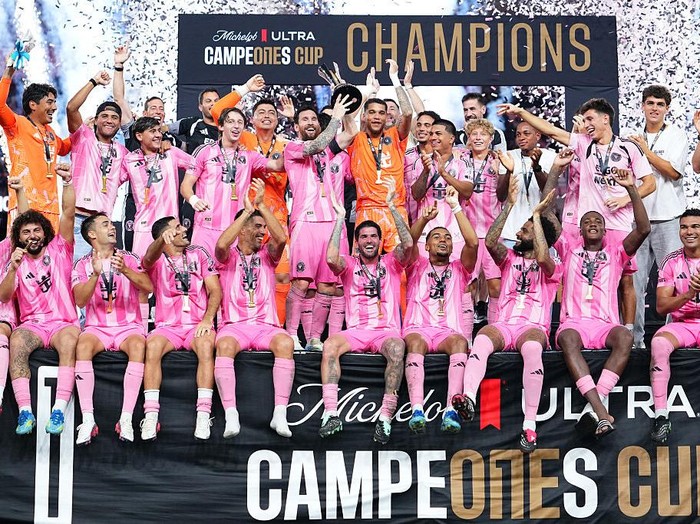 MIAMI, FLORIDA - SEPTEMBER 16: Lionel Messi #10 of Inter Miami CF lifts the Champion's trophy after winning the Campeones Cup 2026 match between Inter Miami CF and Cruz Azul  at Nu Stadium on September 16, 2026 in Miami, Florida. (Photo by Rich Storry - Leagues Cup/MLS via Getty Images)
