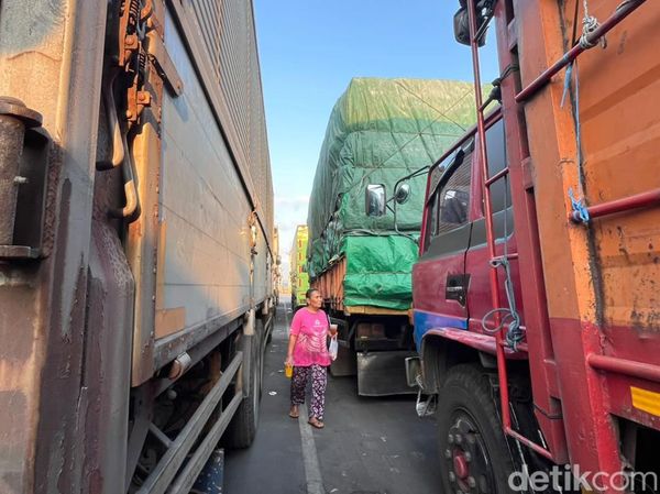 Pelabuhan Ketapang Macet Lagi, Antrean Kendaraan Capai 10 Km