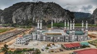Malaysia Punya Masjid Mirip Masjidil Haram, Lengkap Ada Kabah