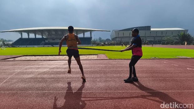 Menyiapkan Bibit Atlet Papua dari Mimika Sport Complex Menyiapkan Bibit Atlet Papua dari Mimika Sport Complex