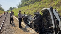 Fortuner Terseret KA Ijen Express di Jember, Sopir Tewas