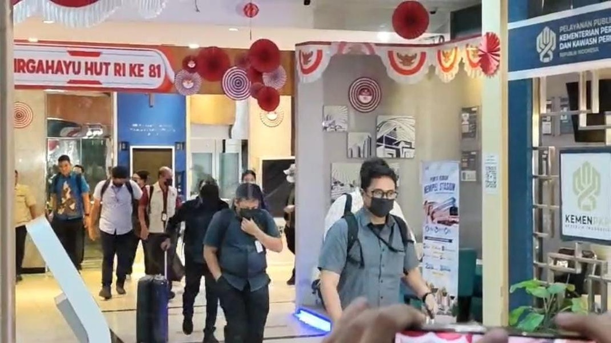 Geledah Kemen ATR/BPN, KPK Sita Koper Bukti Korupsi