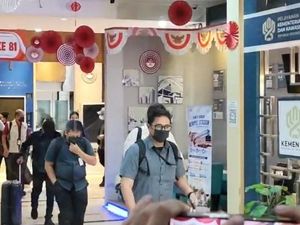 Momen Penyidik KPK Keluar Bawa Koper Usai Geledah 3 Ruang Dirjen ATR/BPN