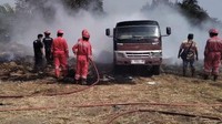Dump Truck Terbakar di Indramayu, Kerugian Capai Rp130 Juta