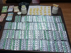 Polisi Tangkap 4 Pengedar Tramadol Berkedok Toko Kosmetik di Jakut