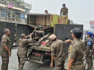 Lapak di Atas Drainase Samarinda Dibongkar, Kanopi Warga Diberi Waktu 7 Hari